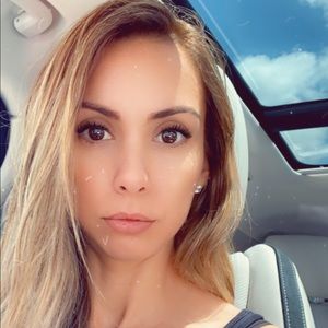 Meet your Posher, Ana